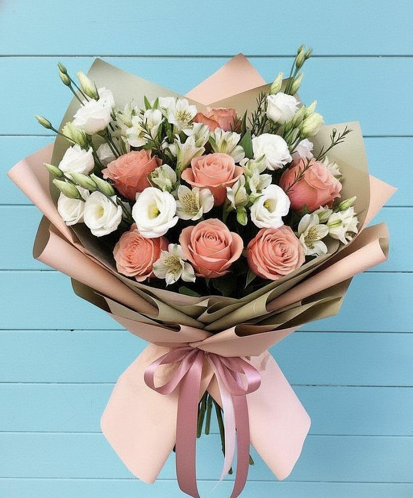 Букет цветов из: Розы, Альстромерии и Лизиантусы в Протекино