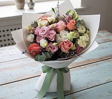 Букет цветов из:  Розы, Лизиантусы и Гвоздики в Протекино