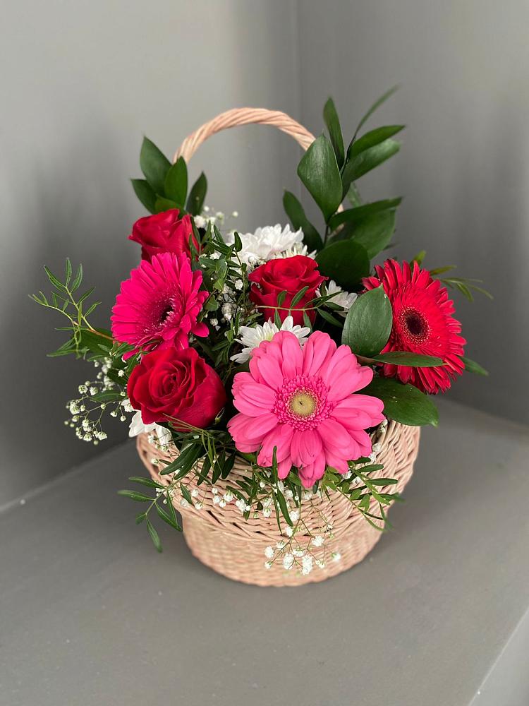 Цветочная композиция из Розы, Хризантемы и Герберы в корзине в Протекино