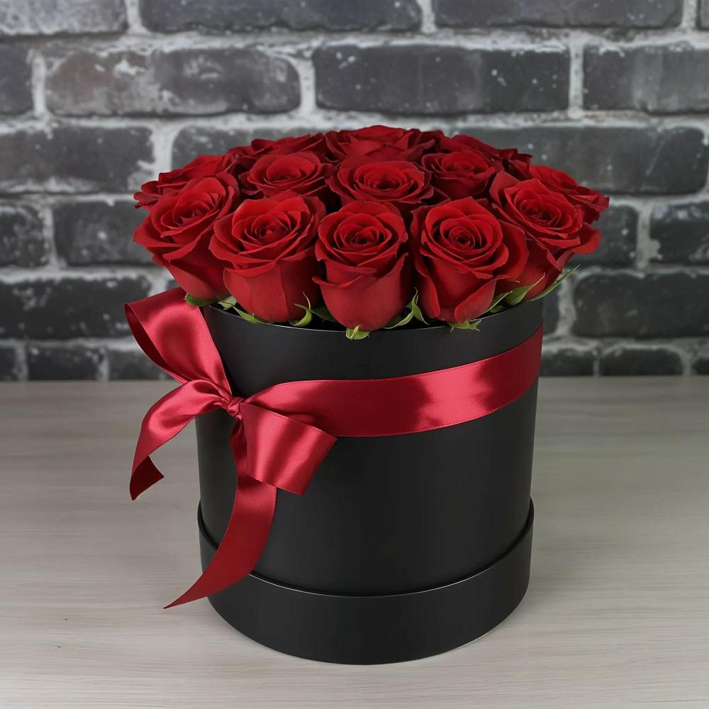 Цветочная композиция из Розы в шляпной коробке в Протекино