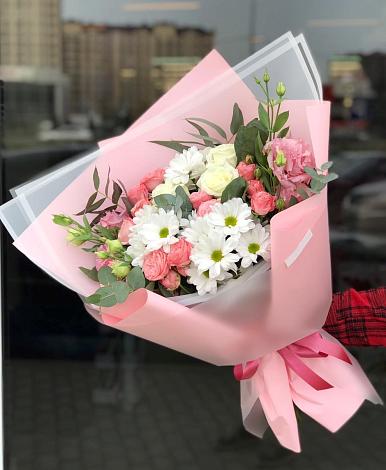Букет цветов из: Розы, Лизиантусы и Хризантемы в Протекино