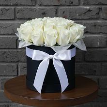 Цветочная композиция из Розы в шляпной коробке в Протекино